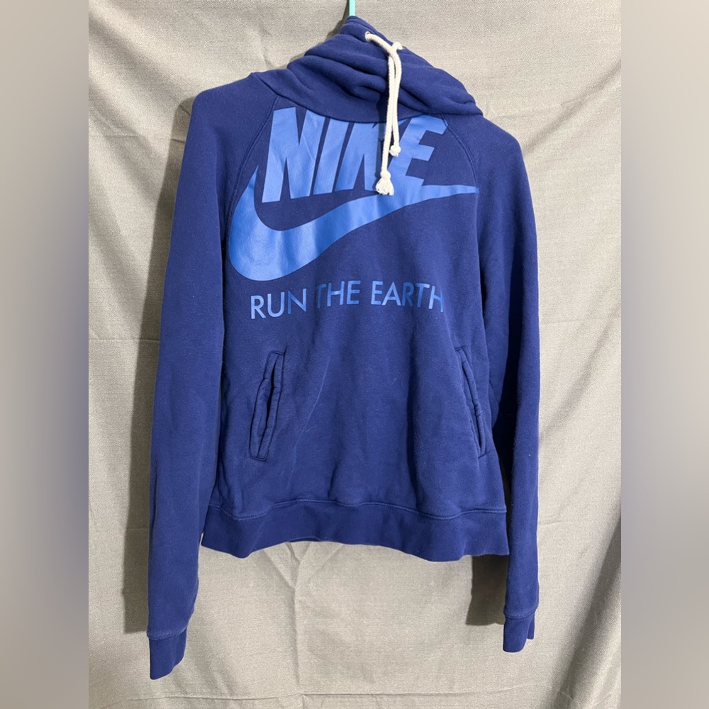 Brand: Nike, Size: M, Color: Blue